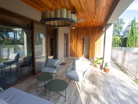 Casa 5 ambientes con 5 baños