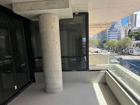 Oficina en Alquiler con 2 cocheras