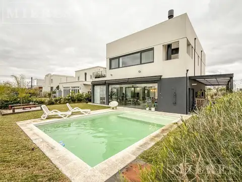 Casa en venta sobre lote interno Puertos Barrio Ceibos