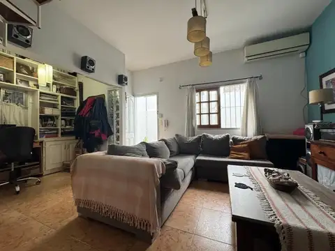 Depto Tipo Casa en Venta en Villa Sarmiento, USD 110.000