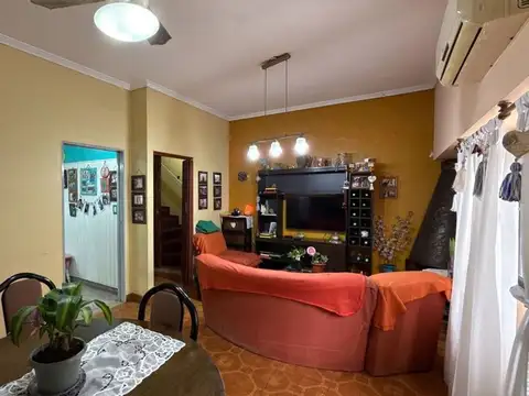 Depto Tipo Casa en Venta de 3 ambientes