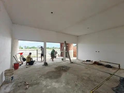 Casa en Venta con 4 cocheras