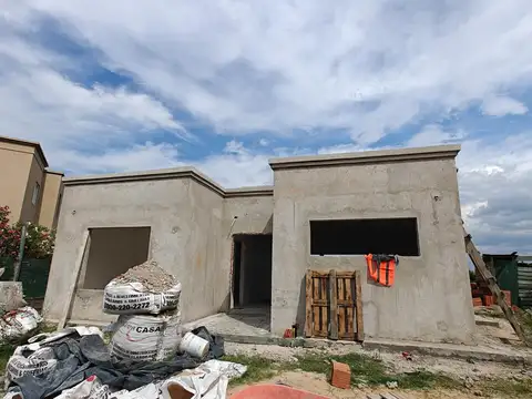 Casa 4 ambientes con 3 baños