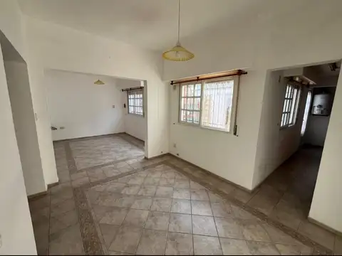 Departamento interno con patio.