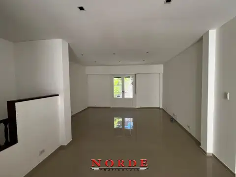 Depto Tipo Casa en Venta de 3 ambientes