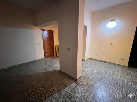 Casa 7 ambientes con 1 baño