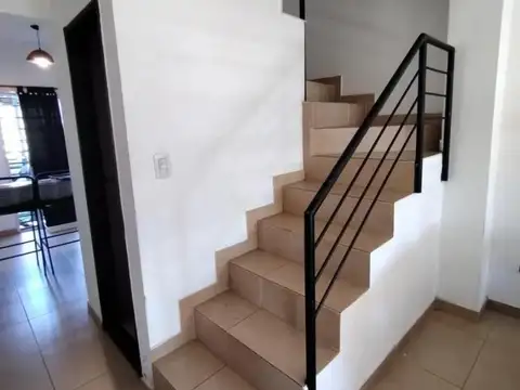 Depto Tipo Casa 3 ambientes con 2 baños