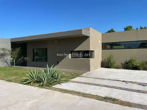 Venta Casa en Malibu 3 Dormitorios Canning