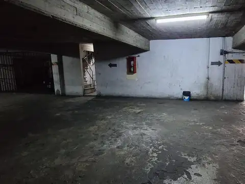 Cochera Corrientes y Cochabamba