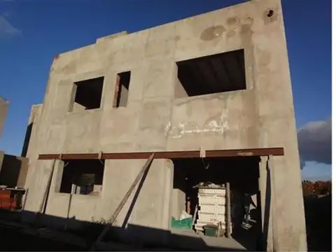 Rta 25 Km 7.5, Pilar 100