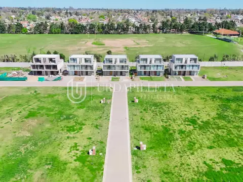 Townhouse en venta de 5 ambientes en el Olivar,Pilar