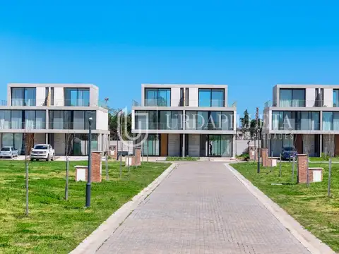 Townhouse en venta de 5 ambientes en el Olivar Pilar