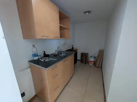 Oficina en Alquiler con 1 cochera