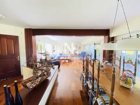 Casa en Venta en Playa Mansa, USD 980.000