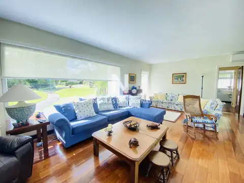 Impecable Residencia en la mansa a pasos del mar de 3 dormitorios , Punta del Este