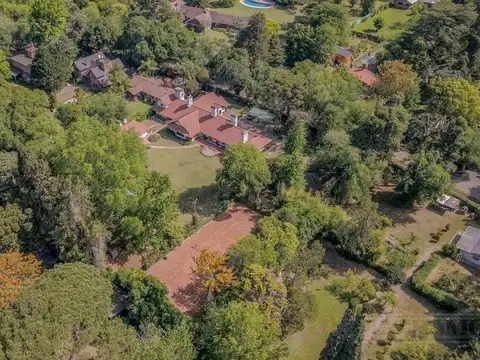 Bellísima quinta en Barrio Los Naranjos - PG