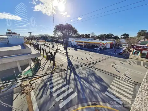 Practico departamento de 2 amb. en un 2° piso- Mar de Ajo!