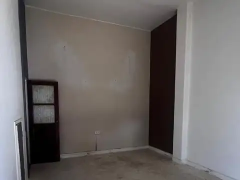 Local en Alquiler en Remedios de Escalada, $ 300.000