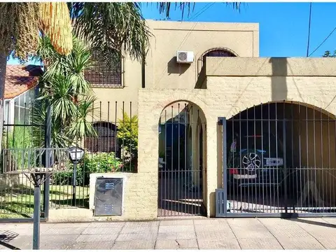 Casa en venta c/ cochera en San Antonio de Padua