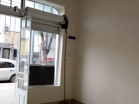 Local en Alquiler en Mataderos, $ 800.000