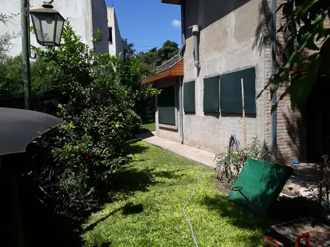 Casa 5 ambientes con 2 baños