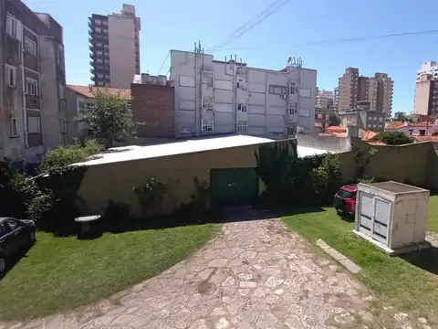 DEPTO 3 AMB C/COCH DEP SERV -MIRAMAR