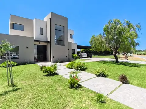 Casa en Venta en San Sebastian, USD 220.000