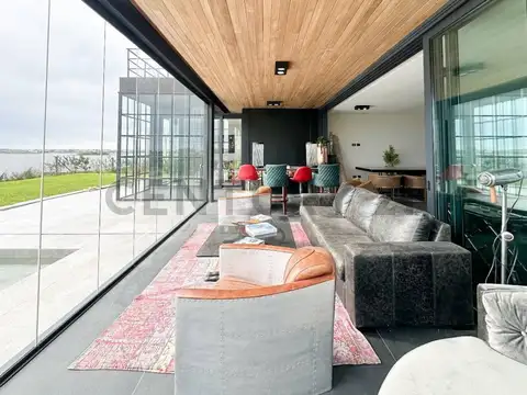 Casa 6 ambientes con 3 baños