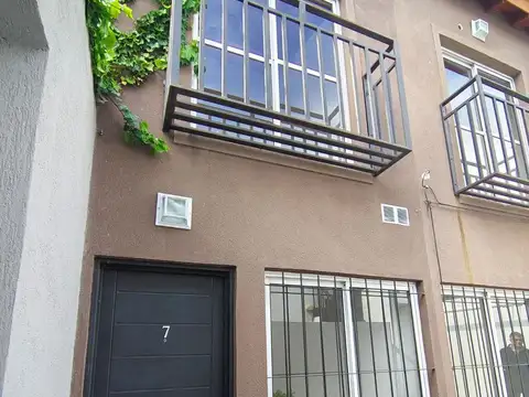 Depto Tipo Casa en Venta de 4 ambientes