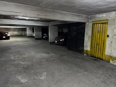 VENTA: COCHERA EN 3 DE FEBRERO 986