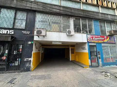 VENTA: COCHERA EN 3 DE FEBRERO 986