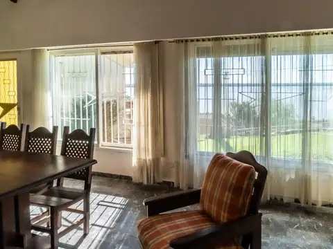 Casa 5 ambientes con 1 baño