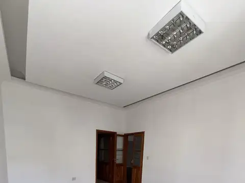 Oficina en alquiler en el centro de la ciudad de Comodoro