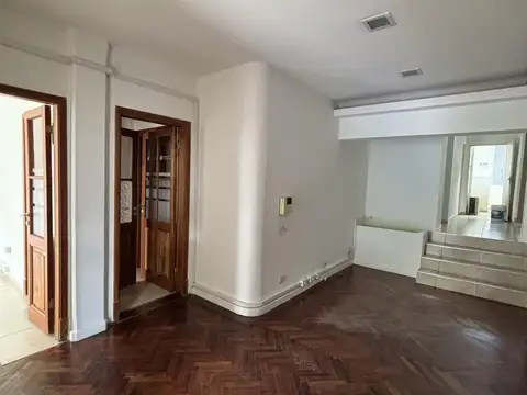 Oficina en alquiler en el centro de la ciudad de Comodoro