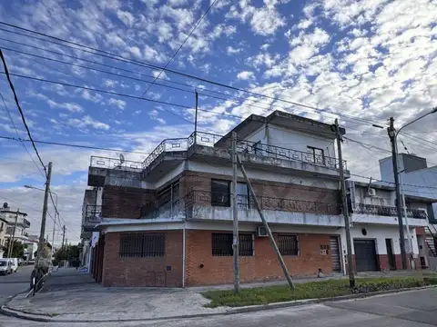 VENTA PH 4 AMBIENTES CON COCHERA TERRAZA Y PARRILLA APTO CREDITO