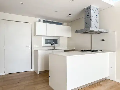 Amplio Monoambiente con Patio y Parrilla a Estrernar! VER VIDEO