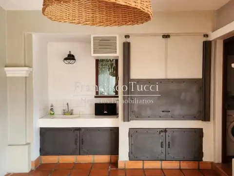 Casa 5 ambientes con 4 baños