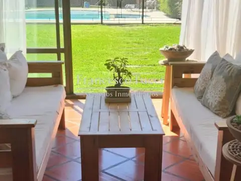 Casa en Alquiler Temporal con 4 cocheras