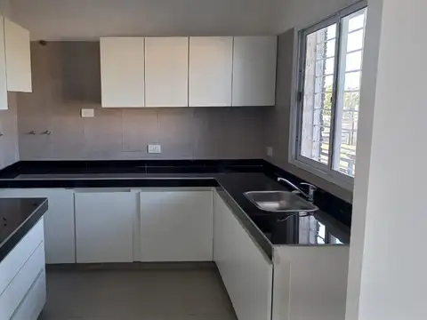 Departamento en Alquiler con 1 cocheras