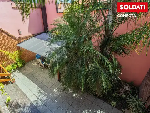 Venta Casa Flores CABA 5 Ambientes 3 dormitorios y escritorio patio quincho garage cubierto