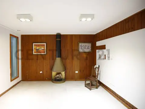 Casa en venta en La Plata con quincho y patio