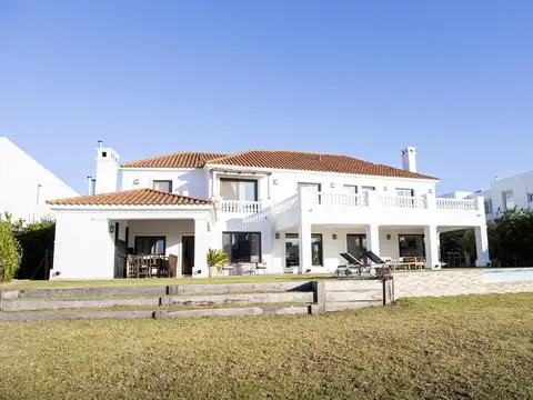 ALQUILER CASA AMOBLADA GOLF NORDELTA