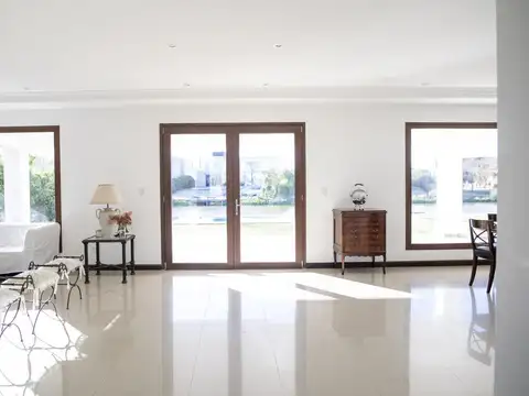 Av. del Golf  al 1700