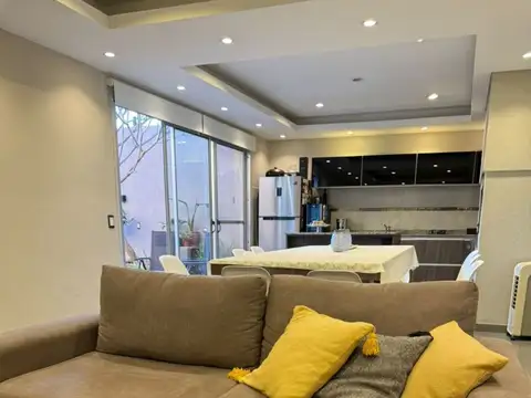 Casa 5 ambientes con 4 baños