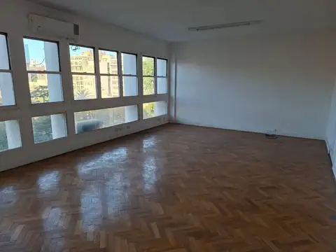 Oficina en Alquiler en San Nicolás, USD 700