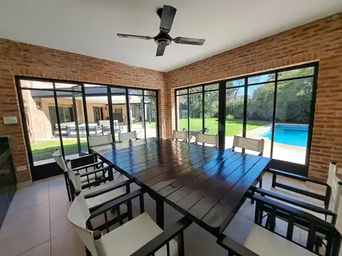 Excelente casa en Barrio privado Las Casuarinas con 1.797 m2 de terreno