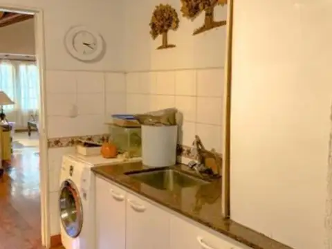 Casa 5 ambientes con 2 baños