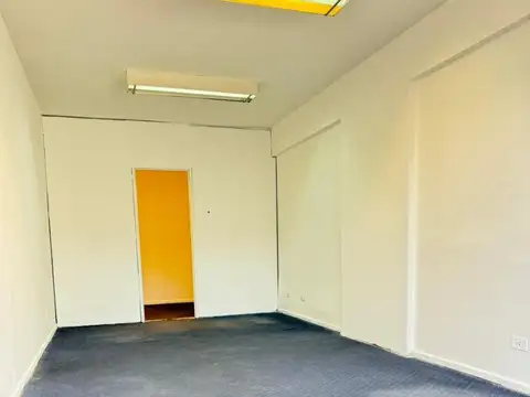 Oficina 2 ambientes con 1 baño