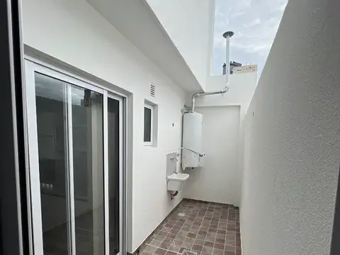 Depto Tipo Casa 3 ambientes con 1 baño