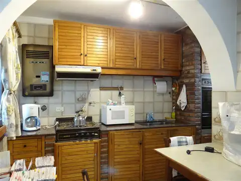 Casa 5 ambientes con 2 baños